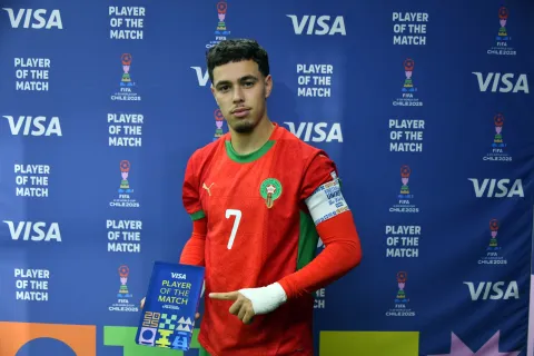 اللاعب معما