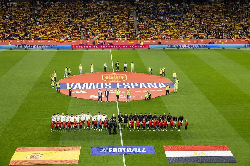 هتافات معادية للإسلام في ودية إسبانيا ومصر 